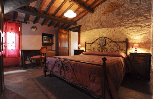 Orvieto House | CORTE ESTERNA APARTMENT 1 in farmhouse with pool in Orvieto