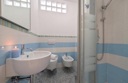 Lido di Fermo Apartment | -Cortile privato- AC fronte mare 8 posti