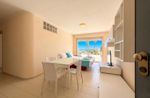 Lido di Fermo Apartment | -Cortile privato- AC fronte mare 8 posti