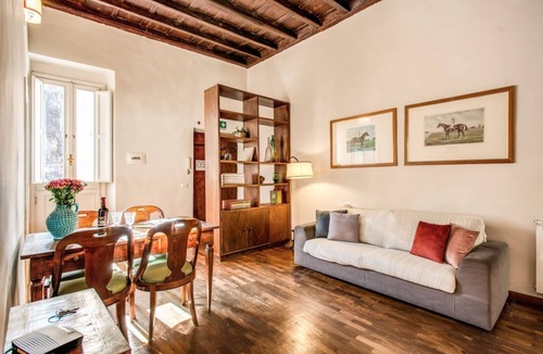 Rione XIV Borgo Apartment | Cosy and elegant 2 bedroom apartment restructured and refurbished maintaining the old antic style.