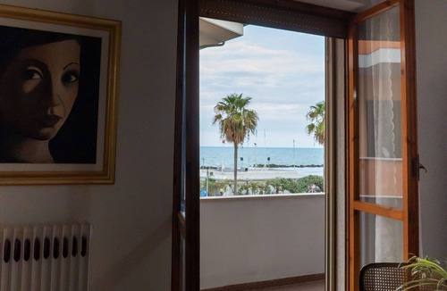 Montesilvano Apartment | Cosy apartment for 7 guests with WIFI, TV, balcony and pets allowed
