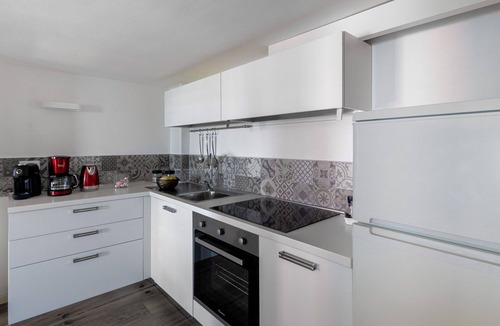Monte Argentario Apartment | Cosy apartment for 4 people with WIFI, A/C, pool, TV, balcony and panoramic view
