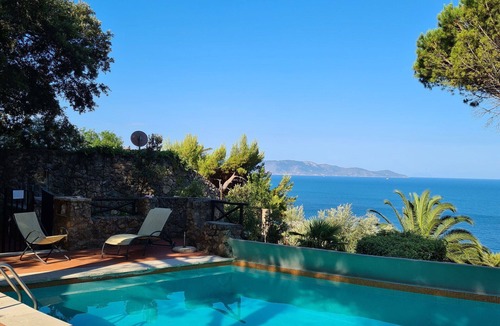 Monte Argentario Apartment | Cosy apartment for 4 people with WIFI, A/C, pool, TV, balcony and panoramic view