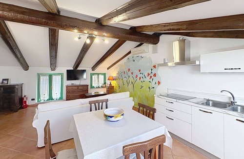 Montechiaro dʼAsti Apartment | Cosy apartment for 2 guests with WIFI, A/C, TV, patio and pets allowed