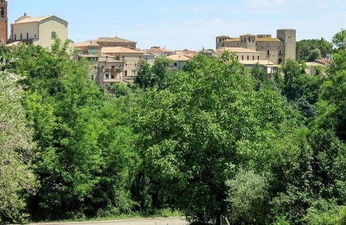 Crecchio House | Cosy apartment in villa for 8 guests with pool, TV, terrace and parking