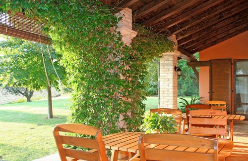 Citta Sant'Angelo House | Cosy apartment in villa for 5 people with pool, WIFI, TV, terrace, pets allowed and parking