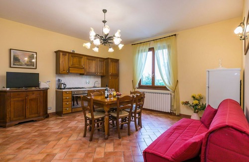 Badia Agnano Apartment | Cosy apartment for 29 guests with private pool, WIFI, TV, patio, pets allowed and panoramic view