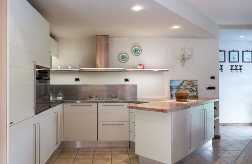 Monteu Roero Apartment | Cosy apartment for 6 people with private pool, A/C, WIFI, TV, terrace and pets allowed