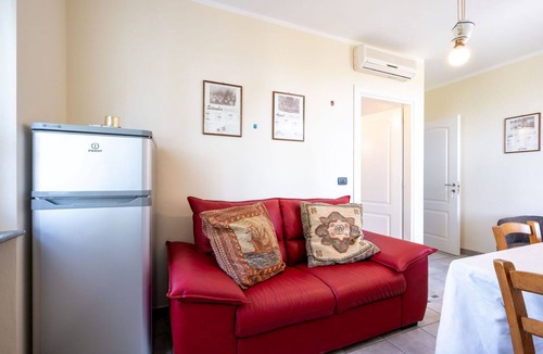 Vinchio Apartment | Cosy apartment for 2 people with WIFI, A/C, pool, terrace, pets allowed and panoramic view