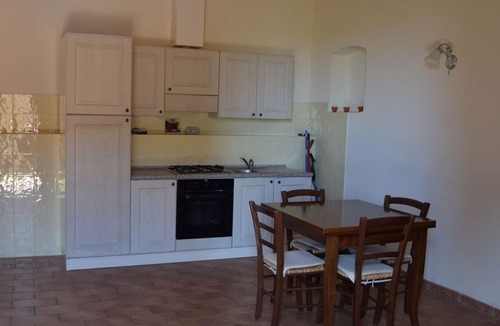 Casalappi Apartment | Cosy apartment for 3 people with pool, A/C, TV and panoramic view