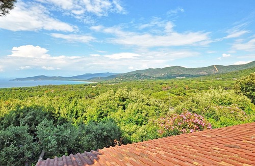 Punta Ala Apartment | Cosy apartment for 4 people with TV, terrace, panoramic view and parking