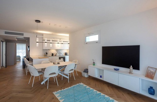 Scarlino Apartment | Cosy apartment for 4 people with WIFI, hot tub, A/C, terrace, pets allowed and panoramic view