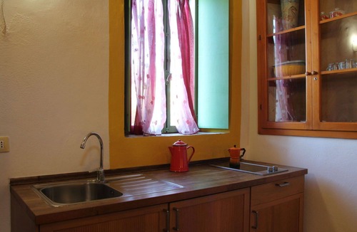 Granarola Apartment | Cosy apartment for 4 people with WIFI, pool, A/C, TV, patio, pets allowed and panoramic view