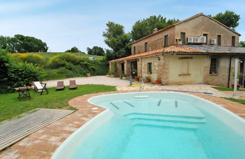 Granarola Apartment | Cosy apartment for 4 people with WIFI, pool, A/C, TV, patio, pets allowed and panoramic view