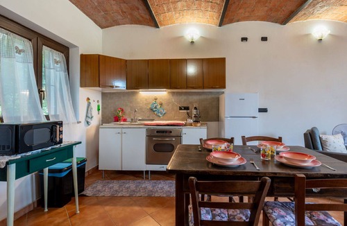 Calliano Apartment | Cosy apartment for 6 guests with WIFI, patio, pets allowed and panoramic view