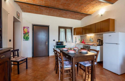 Calliano Apartment | Cosy apartment for 6 guests with WIFI, patio, pets allowed and panoramic view