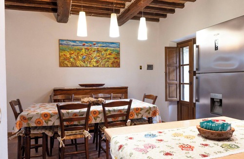 Panicale Apartment | Cosy apartment for 6 people with A/C, WIFI, pool, TV, patio and pets allowed