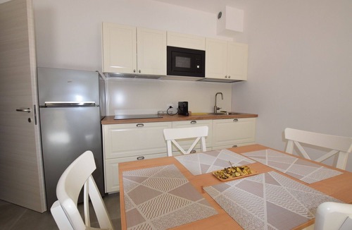La Figurina Apartment | Cosy apartment for 6 people with WIFI, A/C, pool, patio and pets allowed
