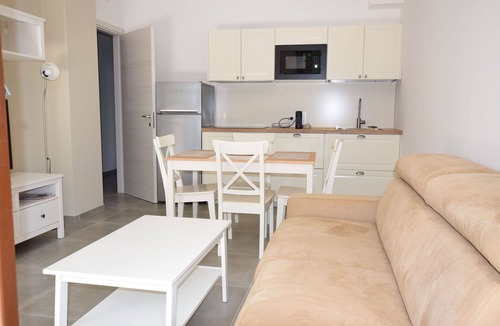 La Figurina Apartment | Cosy apartment for 6 people with WIFI, A/C, pool, patio and pets allowed