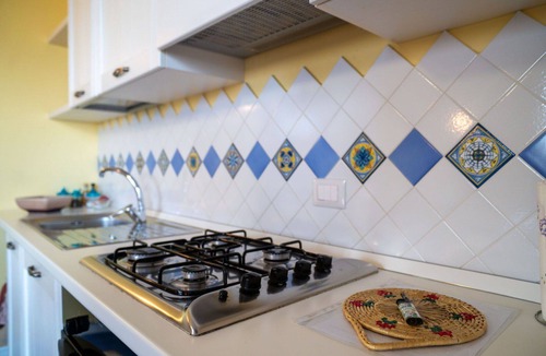 Termoli Apartment | Cosy apartment for 4 guests with A/C, pool, WIFI, TV, terrace and parking