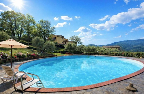 Montebonello Apartment | Cosy apartment for 11 people with WIFI, private pool and pets allowed