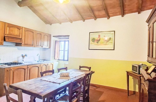 Montebonello Apartment | Cosy apartment for 6 people with private pool, WIFI and pets allowed