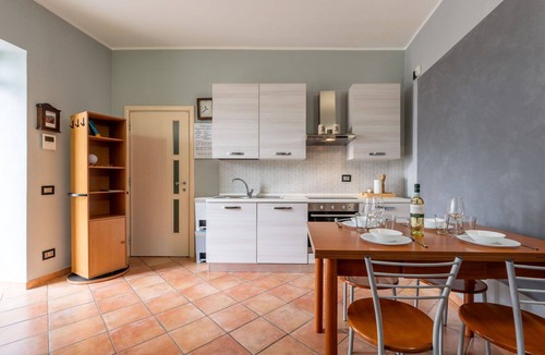 Portacomaro Apartment | Cosy apartment for 4 guests with WIFI, pool, A/C, terrace, pets allowed and panoramic view