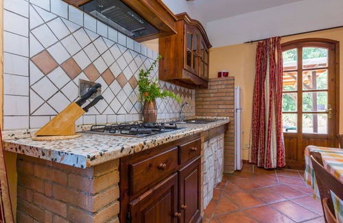 Riparbella Apartment | Cosy apartment for 6 people with pool, WIFI, A/C, TV and patio