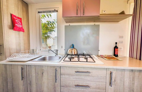 Castelletto Sopra Ticino House | Cosy apartment in villa for 5 people with pool, A/C, WIFI, terrace and pets allowed