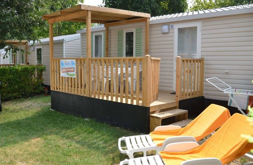 Castelletto Sopra Ticino House | Cosy apartment in villa for 5 people with pool, A/C, WIFI, terrace and pets allowed