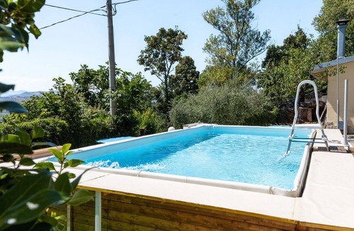 Monte Fabbri House | Cosy apartment in villa with WIFI, pool, TV, pets allowed and panoramic view, close to Urbino