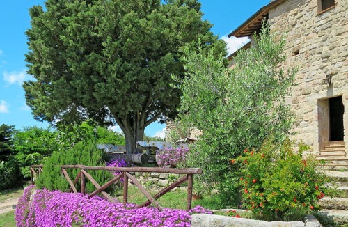 Roccastrada Villa | Cosy apartment in villa for 2 guests with WIFI, TV, patio and pets allowed