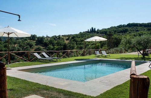 Pontassieve House | Cosy apartment in villa for 6 people with A/C, pool, WIFI, TV, patio and panoramic view