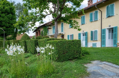 Cortazzone House | Cosy apartment in villa for 3 guests with pool, terrace and pets allowed
