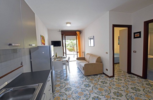 Villa Rosa Apartment | Cosy apartment for 4 people with WIFI, TV, balcony and pets allowed
