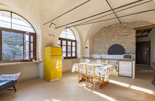 Prela Apartment | Cosy apartment for 6 guests with WIFI, pool, TV, patio, pets allowed and panoramic view