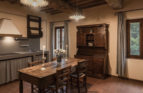 Chiusi House | Cosy apartment with A/C, WIFI, private pool, TV, veranda and pets allowed, close to Montepulciano