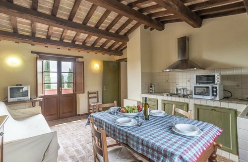 Agello Bed & Breakfast | Cosy room with A/C, WIFI, pool, TV, patio, pets allowed and panoramic view, close to Perugia