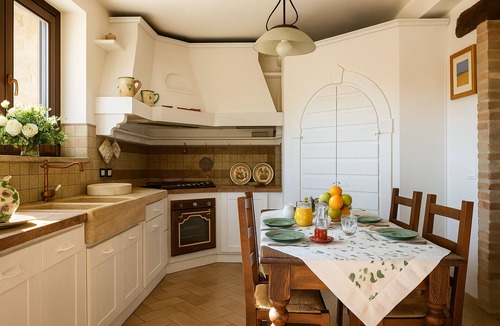 Castelraimondo Villa | Cottage Ermelinda – Landscape, Jacuzzi and Pool
