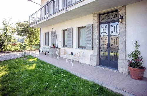 Monteu Roero House | Country House Amid the Roero Vineyards with a Garden