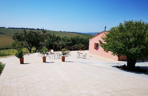 Loreto Bed & Breakfast | Country House Ceresa '1.5 km from the sea - AMARENA