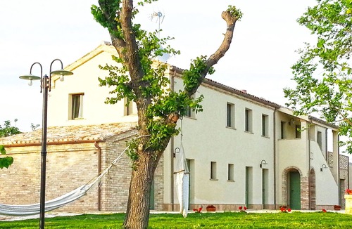 Loreto Bed & Breakfast | Country House Ceresa '1.5 km from the sea - AMARENA