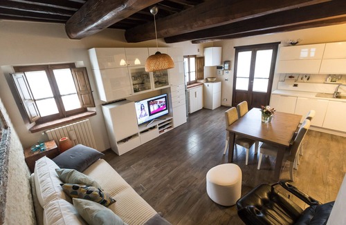 Montone House | Country House in Umbria Montone , 20 min drive from Perugia airport