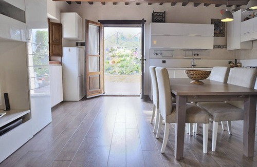 Montone House | Country House in Umbria Montone , 20 min drive from Perugia airport
