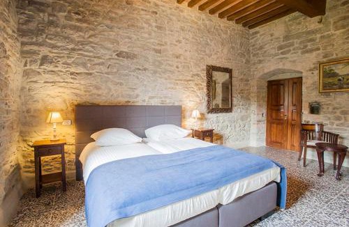 Pietralunga House | Country House Villa La Farfalla