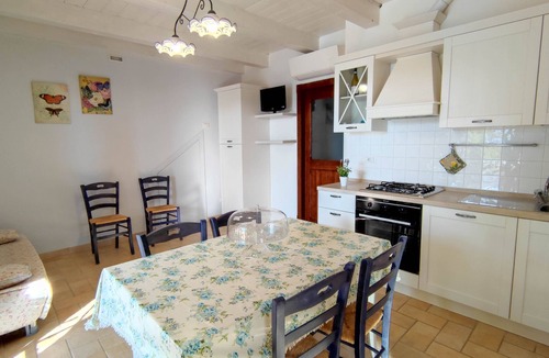 Tolentino House | Country house with pool and superb views over Lake