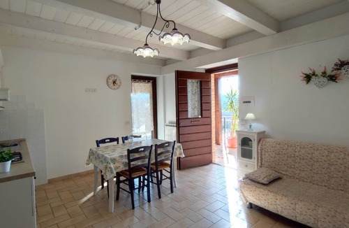 Tolentino House | Country house with pool and superb views over Lake