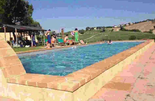 Loro Piceno House | Country house with pool and garden