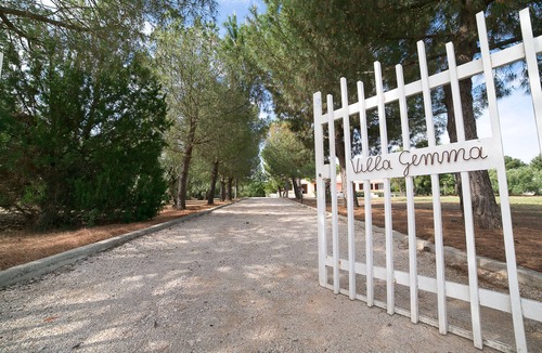 Trani Villa | Countryside Private Villa with pool + View of Trani & sea
