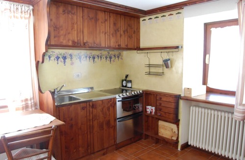 Dolonne House | Courmayeur house with a view, two-room apartment with a small garden